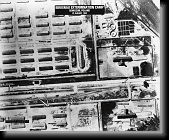auschwitz19-7 * Birkenau vyhlazovací tábor - detail .. rozlišení 2840x2328 - jsou vidět i skupinky lidí mířící do plynové komory ! .. z originálu archivu CIA, 25. srpen 1944 * 2840 x 2328 * (972KB)